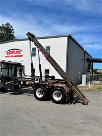 2016 Mack GU713