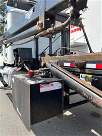 2016 Mack GU713