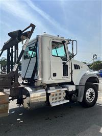 2016 Mack GU713