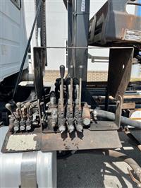 2016 Mack GU713