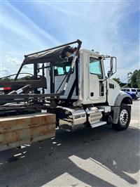 2016 Mack GU713