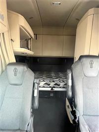 2022 Kenworth T680