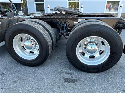 2022 Kenworth T680