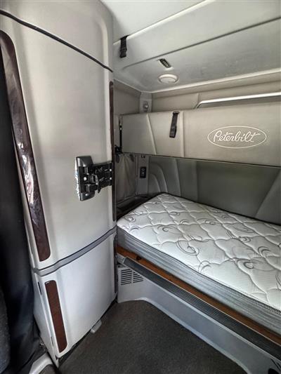 2017 Peterbilt 579
