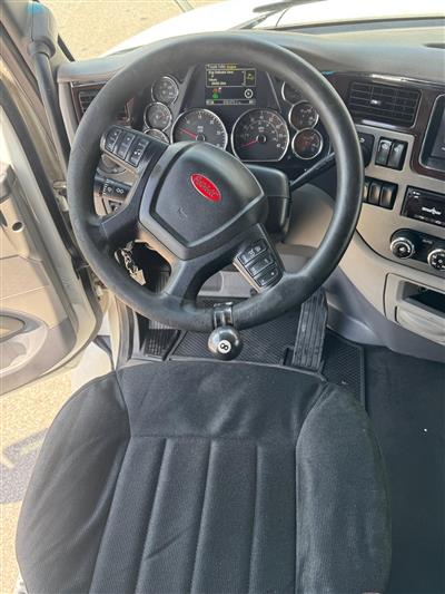 2017 Peterbilt 579