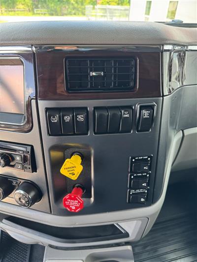 2017 Peterbilt 579