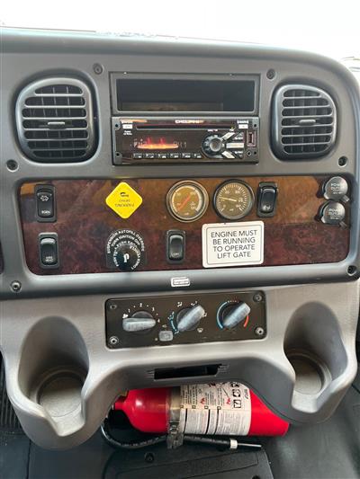 2019 Freightliner M2 BOX TRUCK