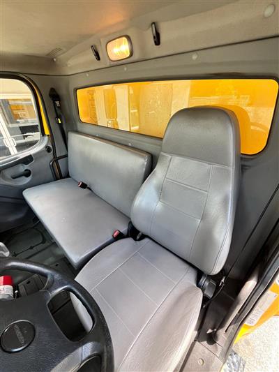 2019 Freightliner M2 BOX TRUCK