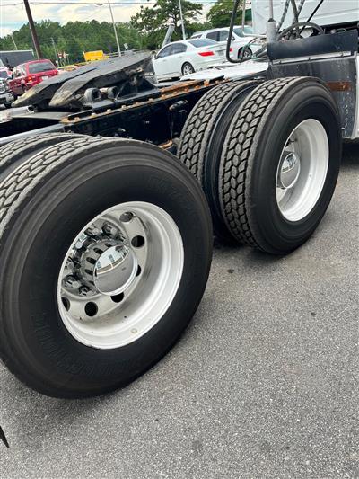 2019 Volvo VNR