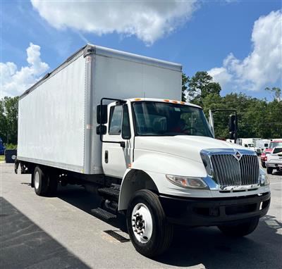 2019 International 4300 26' Box Truck