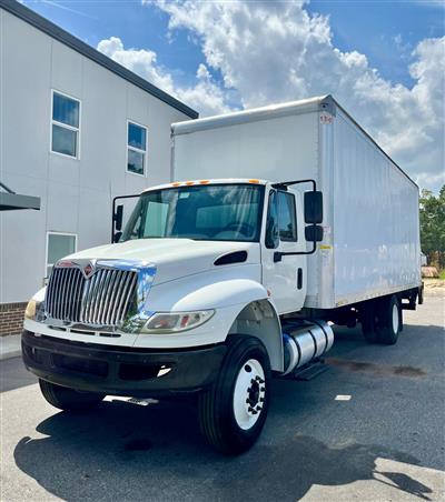2019 International 4300 26' Box Truck