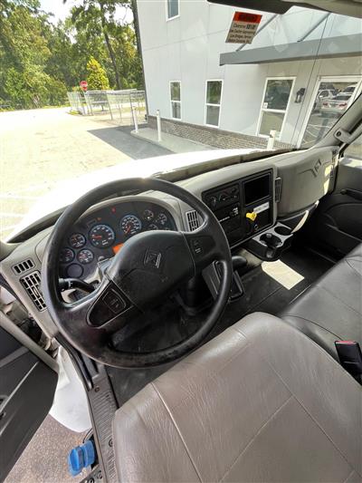 2019 International 4300 26' Box Truck