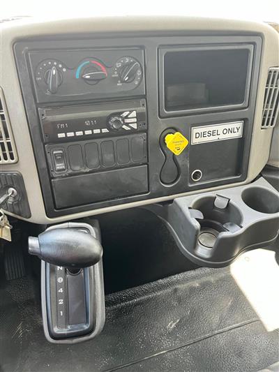 2019 International 4300 26' Box Truck