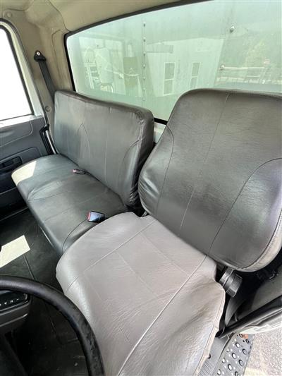 2019 International 4300 26' Box Truck