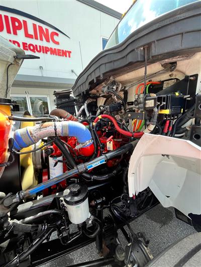 2019 International 4300 26' Box Truck