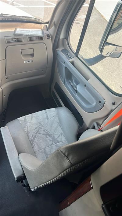 2019 Freightliner Cascadia 125