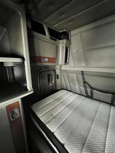 2005 Peterbilt 379