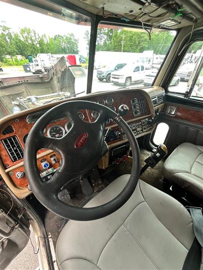 2005 Peterbilt 379