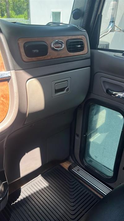 2006 Peterbilt 379