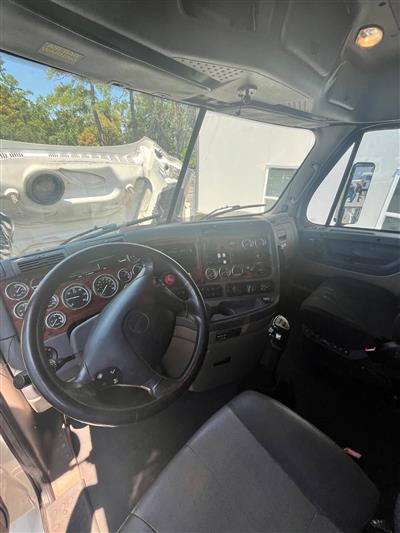 2011 Freightliner Cascadia