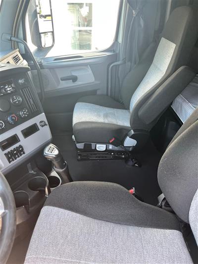 2020 Freightliner CASCADIA 126