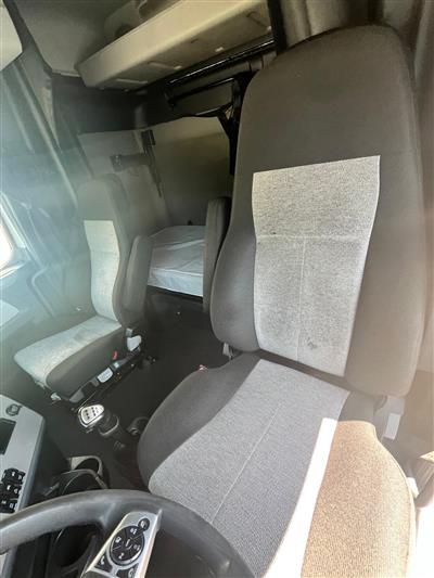 2020 Freightliner CASCADIA 126