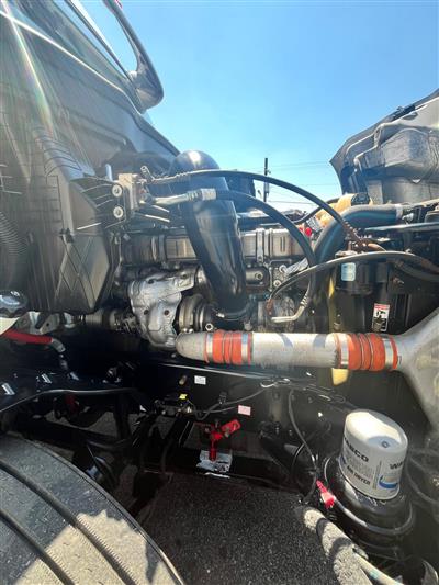 2020 Freightliner CASCADIA 126