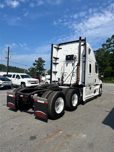 2021 Freightliner CASCADIA 126