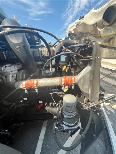 2021 Freightliner CASCADIA 126