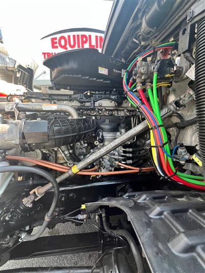 2021 Freightliner CASCADIA 126