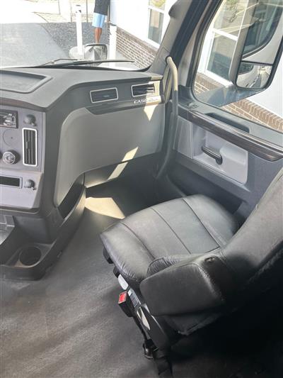 2021 Freightliner CASCADIA 126