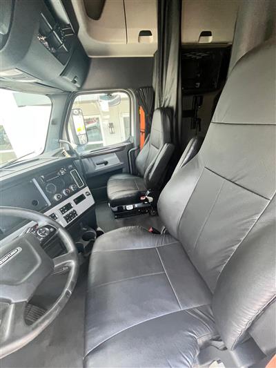 2021 Freightliner CASCADIA 126