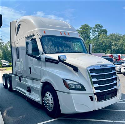 2021 Freightliner CASCADIA 126