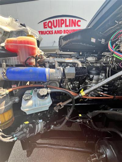 2021 Freightliner CASCADIA 126