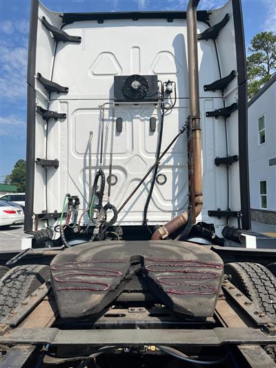 2021 Freightliner CASCADIA 126