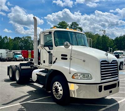 2012 Mack CXU613 DAY CAB