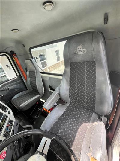 2012 Mack CXU613 DAY CAB