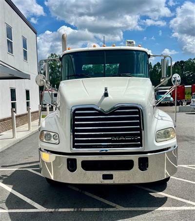2012 Mack CXU613 DAY CAB