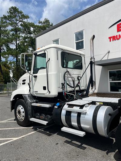 2012 Mack CXU613 DAY CAB