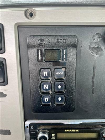2012 Mack CXU613 DAY CAB