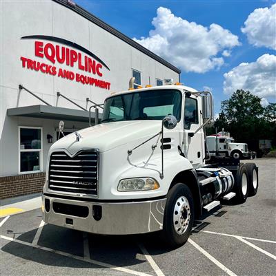 2012 Mack CXU613 DAY CAB