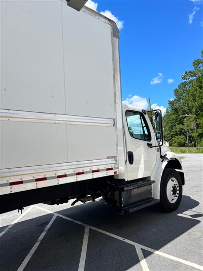 2019 Freightliner M2 106