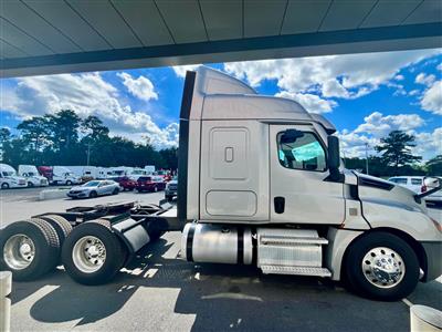 2020 Freightliner CASCADIA 126