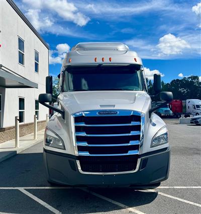 2020 Freightliner CASCADIA 126