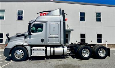 2020 Freightliner CASCADIA 126
