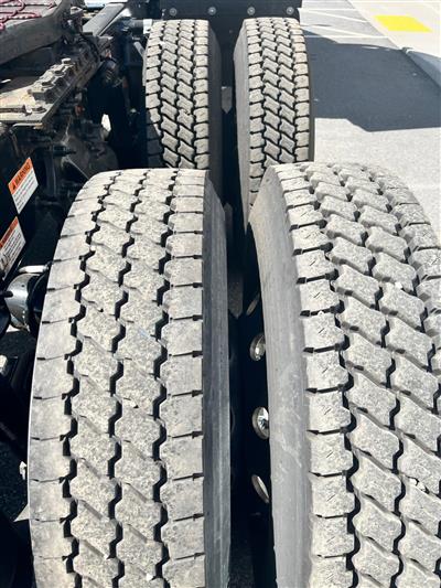 2020 Freightliner CASCADIA 126
