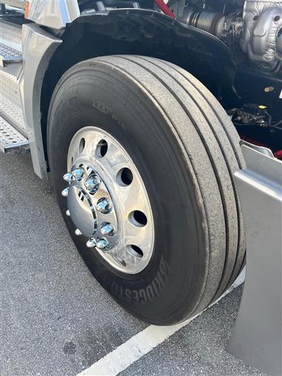 2020 Freightliner CASCADIA 126