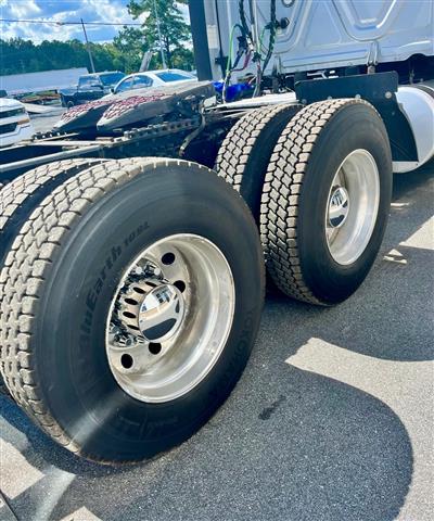 2020 Freightliner CASCADIA 126