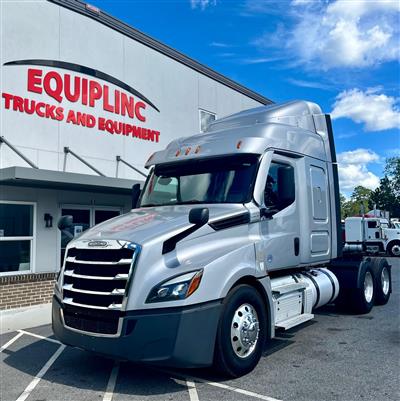 2020 Freightliner CASCADIA 126
