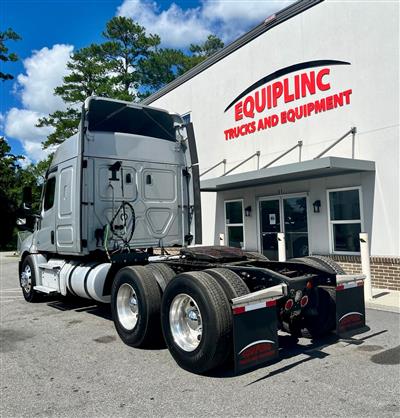 2020 Freightliner CASCADIA 126